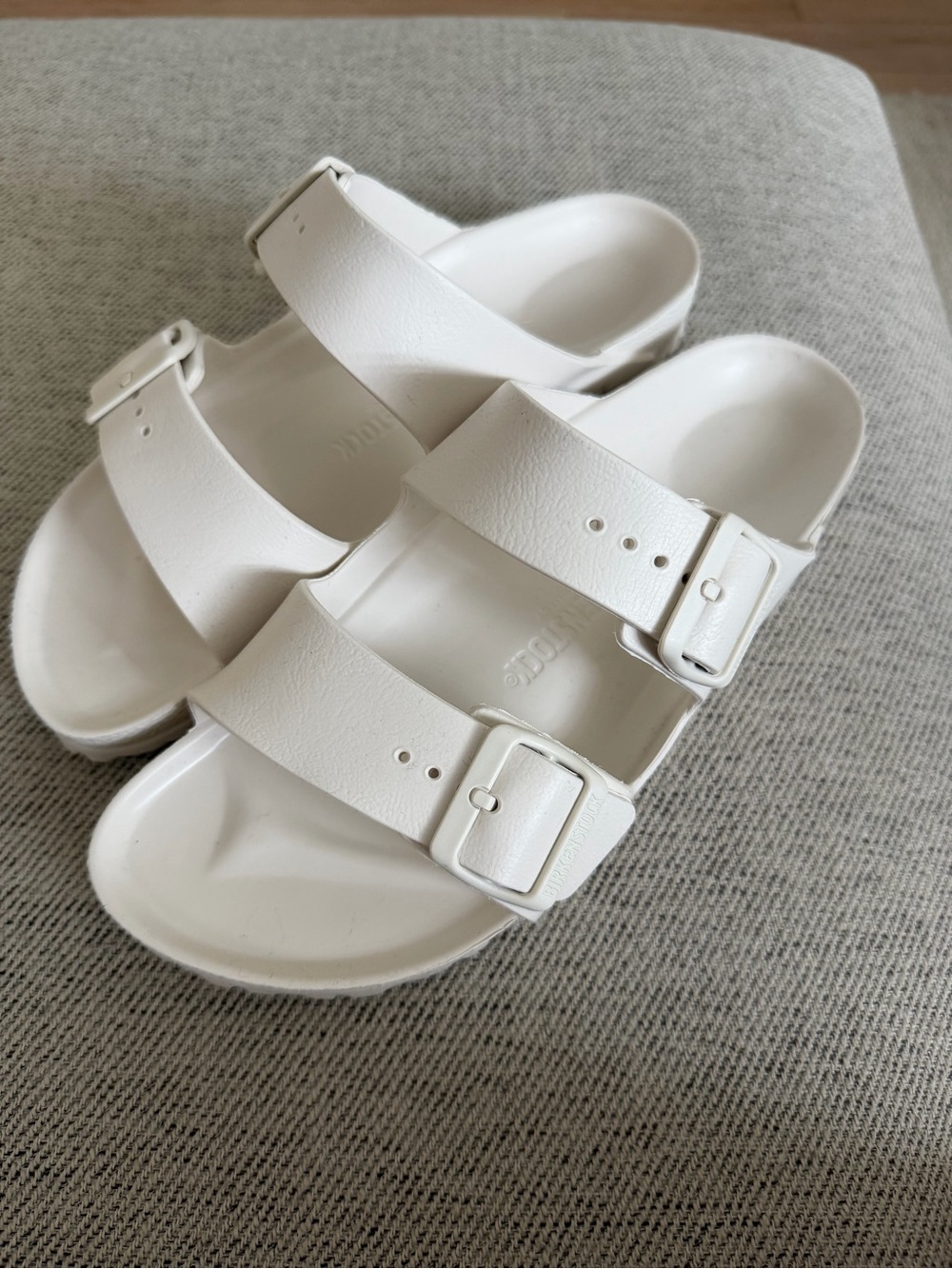 Birkenstock women’s White Double-Buckle Slide Sandals 39